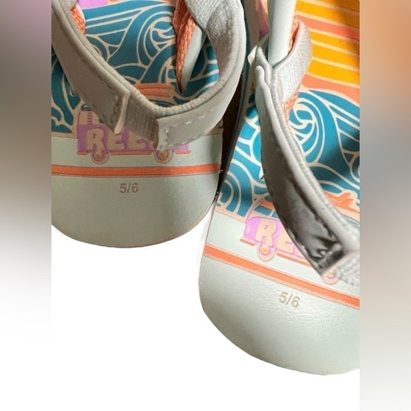 REEF Little Ahi Flip-Flops - Toddlers' size 5/6 NWOT - Picture 3 of 5